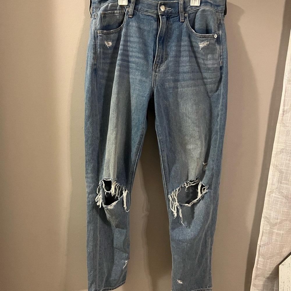 American Eagle Mom Jeans